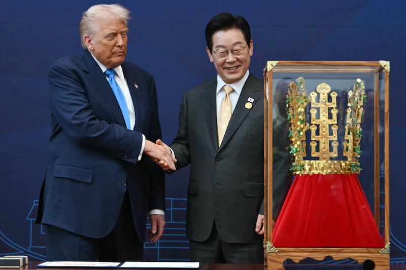 Trump shakes hands