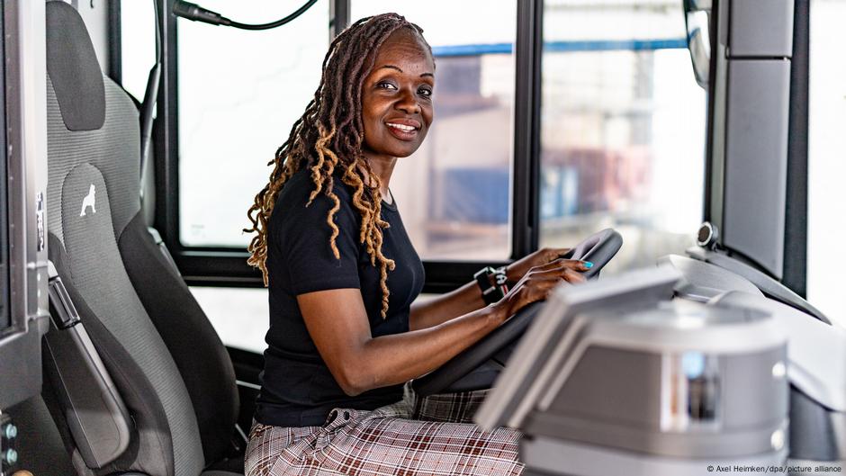 ‘Integration paradox’: Immigrants give Germany mixed reviews