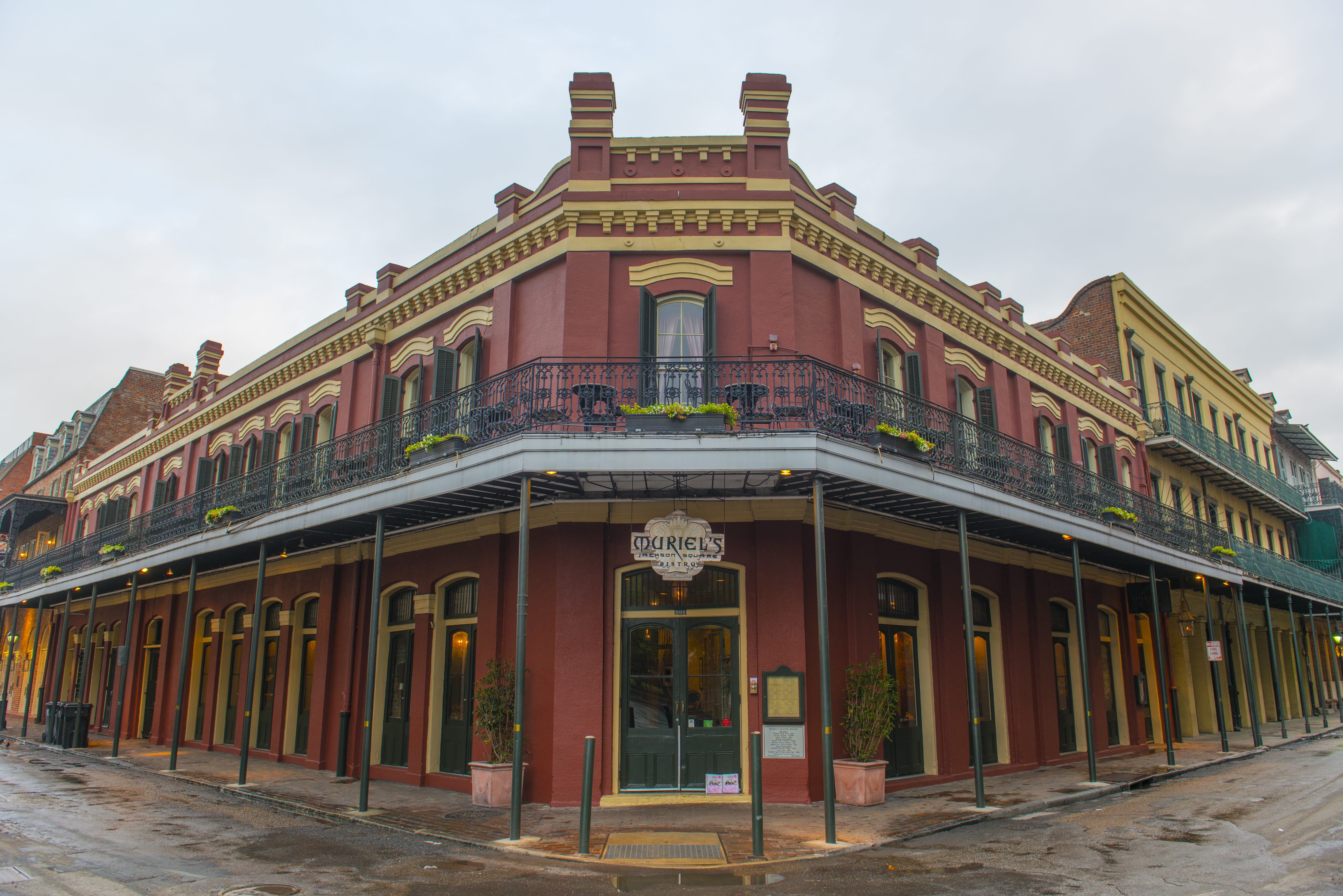 Muriel's Jackson Square has been part of several paranormal investigations. Many people have reported witnessing supernatural sightings at the Seance lounges on the second floor.
