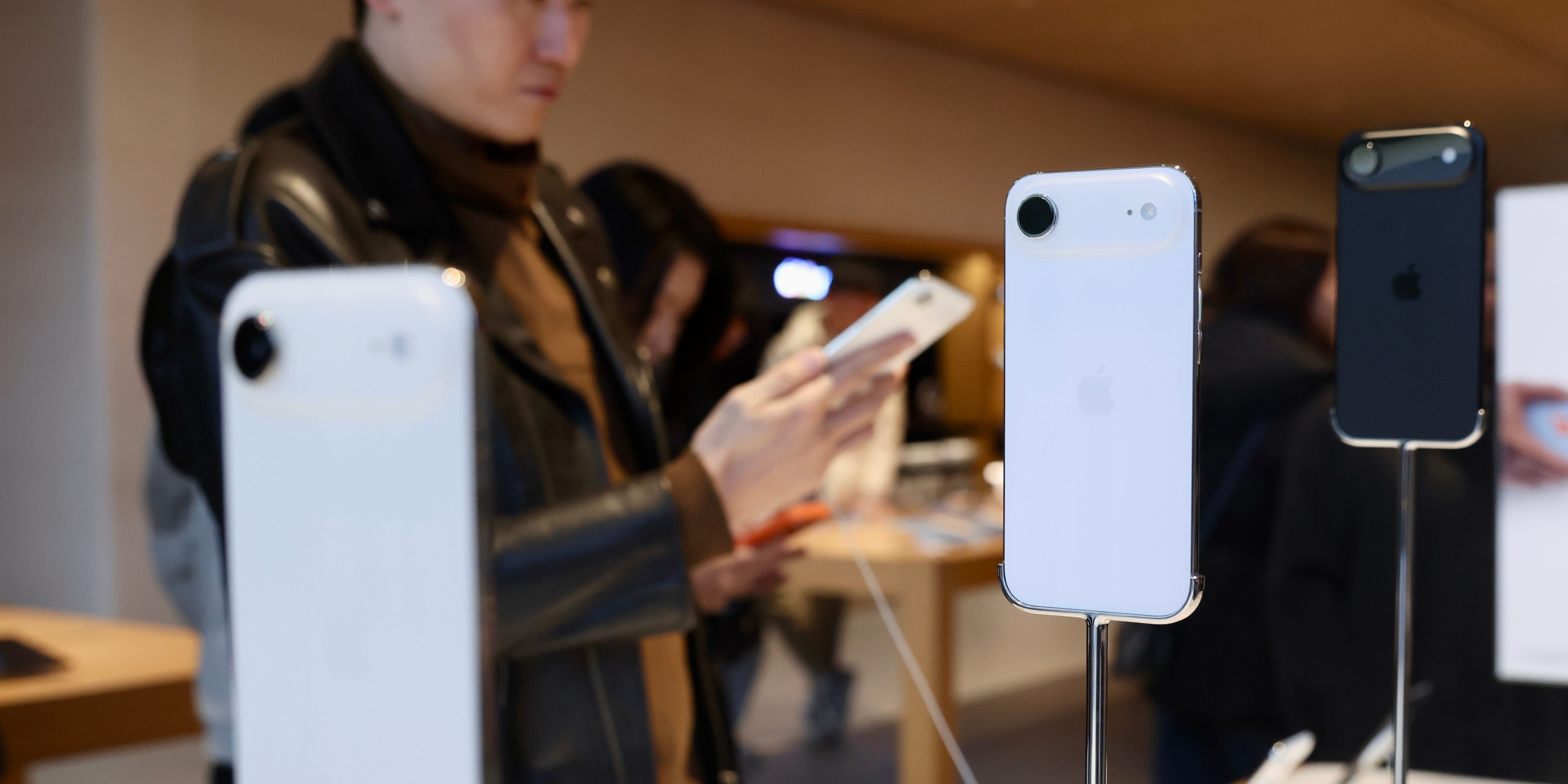 iPhones in an Apple Store