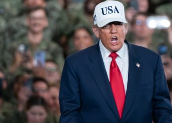 Trump Goes Full Dictator With Bonkers Threat to Use Air Force and Navy in U.S. Cities