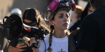 ‘Gen Z’ Dem candidate charged with interfering with ICE posted video of herself in mob blocking unmarked SUV