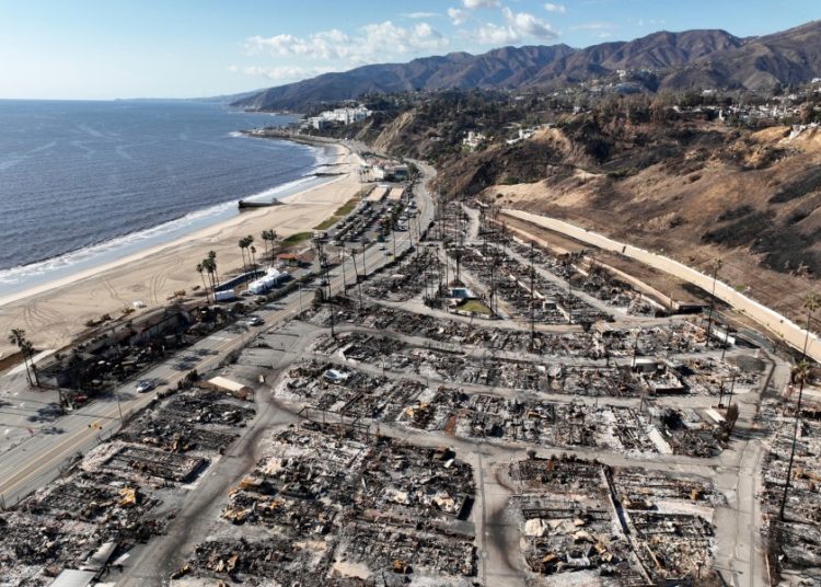 ‘Bad idea’: LAFD crews told to abandon smoldering blaze that reignited as Palisades Fire, LAT reports