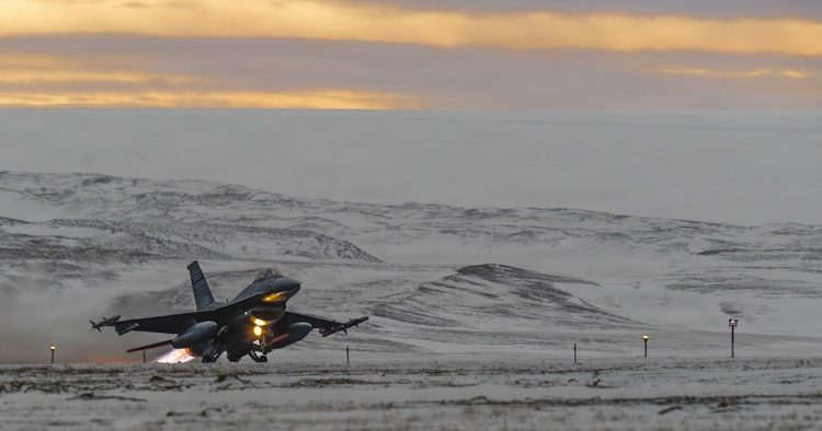 Air Force can hit ambitious 10-year fighter jet goal—but only with a blank check and a broader inventory