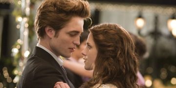 ‘Twilight’ Reissue Racks Up $1.5M Wednesday As Robert Pattinson & Kristen Stewart Saga Plays Halloween Frame