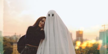 Singles Are Swapping Cuffing Season for ‘Hallowmances’