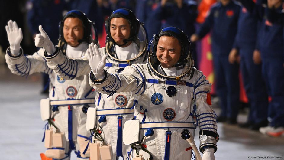 China launches youngest astronaut and ‘space mice’