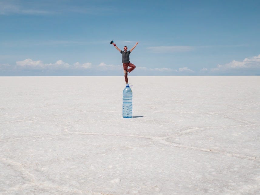 bolivia salt flats optical illusion