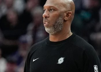 4 wildest NBA gambling allegations: Cheating poker chip trays, card-reading glasses, X-rays and the mob
