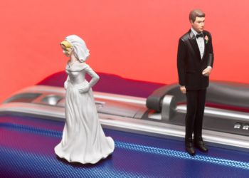 6 Signs Your Partner Is Cheating During the Holidays