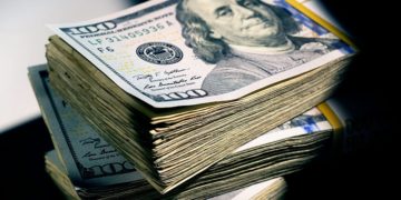 Lawmakers float a nationwide basic income experiment that would cover the cost of a 2-bedroom apartment