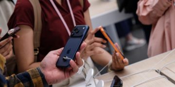 Americans can’t get enough of the iPhone 17 Pro Max