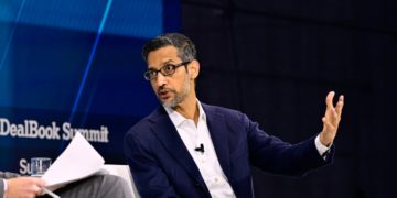 Google’s mission to flatten its management structure has reached its ads division, an internal memo reveals