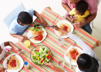 Mealtime in my house of 6 was getting chaotic. A simple list helped my kids with table manners.