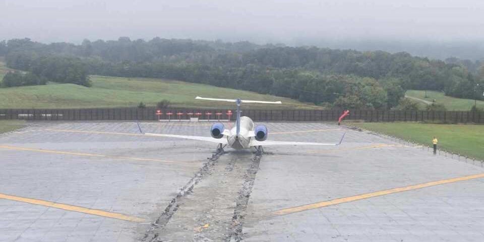 United Express captain did not follow co-pilot’s calls before it overshot the runway, report found