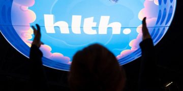 Inside the “Dreamforce of healthcare,” where AI hype and fear were hand in hand