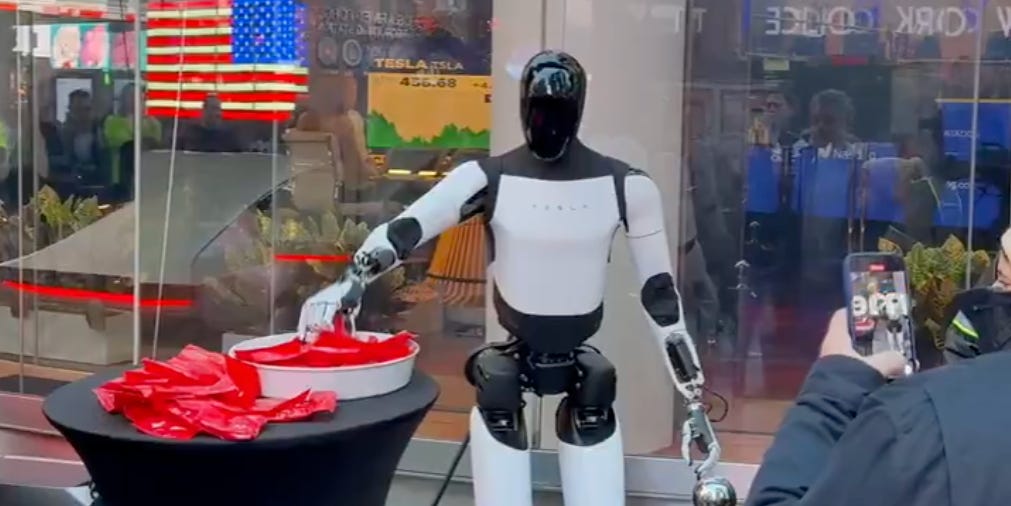 Tesla’s Optimus robot hands out candy in Times Square