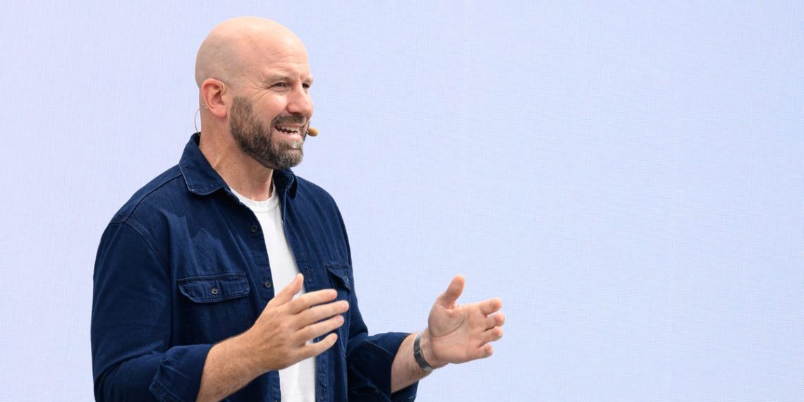 Meta’s CTO said the metaverse unit is reshuffling. Read the memos.