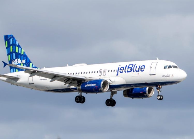 A JetBlue flight from Cancún to Newark had to make an emergency landing in Florida after a sudden plunge in altitude