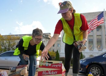 2 federal judges ruled that the Trump administration has to keep sending out SNAP benefits despite the shutdown