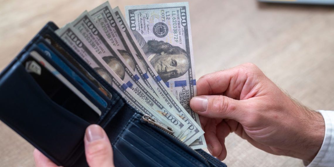 Aiming for FIRE but hate your job? Put your money into savings to change your life now, says a financial expert