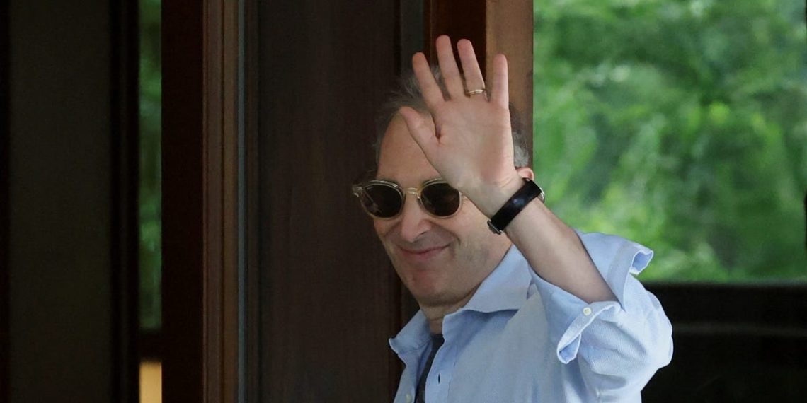 Watch out, workers: Amazon’s AI flex this week shows how AI is transforming jobs.