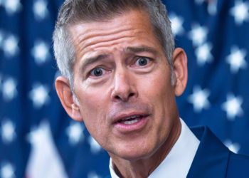 Air traffic controller shortages lead to broader US flight delays as shutdown nears one-month mark