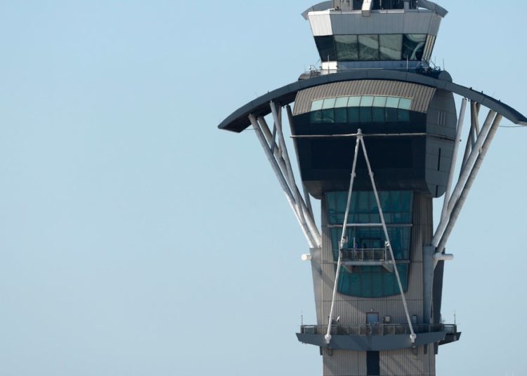 Airlines feeding air traffic controllers as they miss first paychecks
