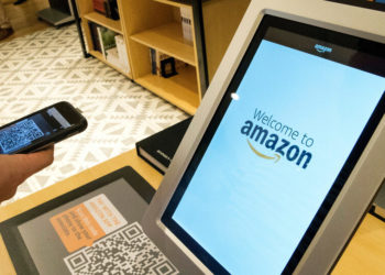 Amazon cloud computing outage disrupts many online services