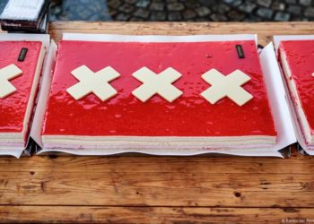 Amsterdam turns 750 with cake and festivities