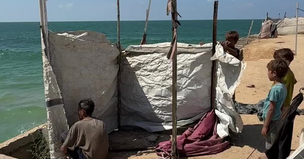 As Israel Pounds Gaza City, an Overwhelming Exodus