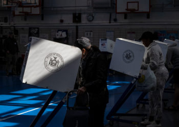 As New Yorkers Flood Early Voting Sites, Undecideds Become Prized Target