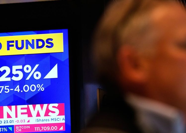 Asian shares, oil prices fall back following Trump’s meeting with Chinese leader Xi