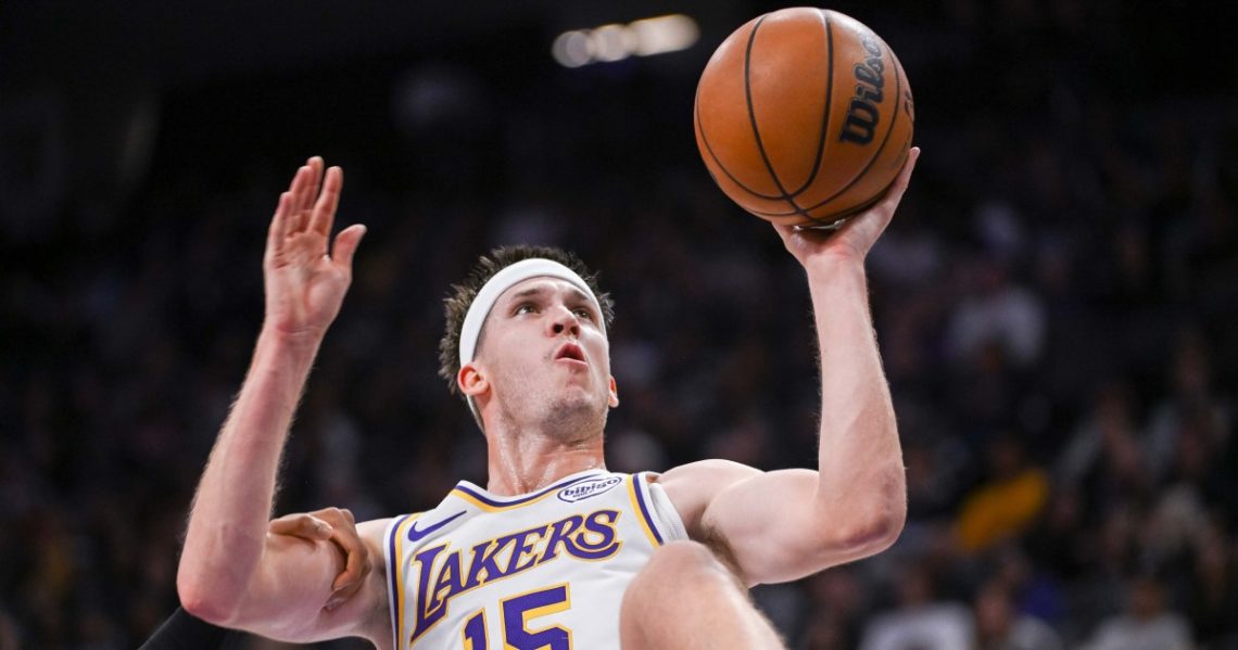 Austin Reaves scores career-high points as Lakers outlast Kings in NBA