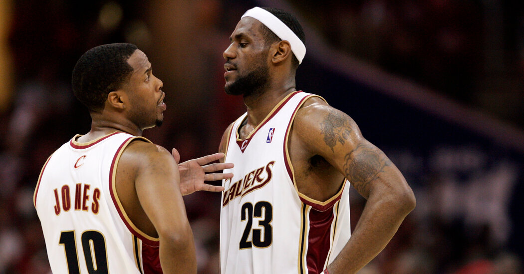 Being In an N.B.A. Player’s Entourage Is Fun. Now, It Can Be a Gambling Edge, Too.