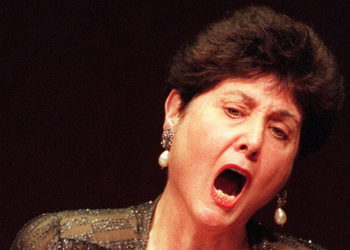Benita Valente, Acclaimed Bel Canto Soprano, Is Dead at 91
