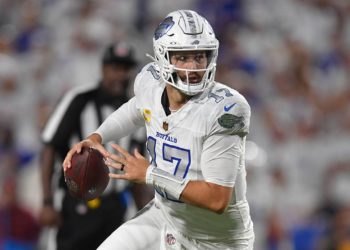 Bills fan snags Josh Allen’s errant pass, immediately leaves with football