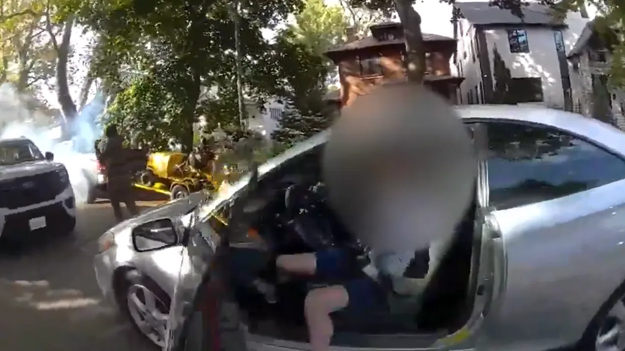 Bodycam footage shows intense moment Border Patrol is surrounded by anti-DHS agitators