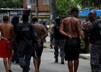 Brazil: 20 dead, including police, in major Rio drugs raid