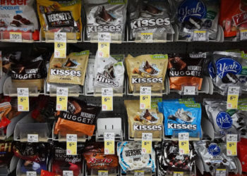 By the Numbers: Why trick-or-treaters may bag more gummy candy than chocolate this Halloween