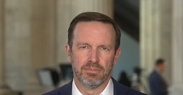 Chris Murphy: Tariffs a Political Tool Trump Is Using to ‘Enrich Himself’