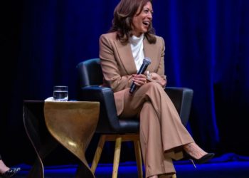 Commentary: These are thirsty times. No wonder Kamala Harris’ book tour is a fan fest