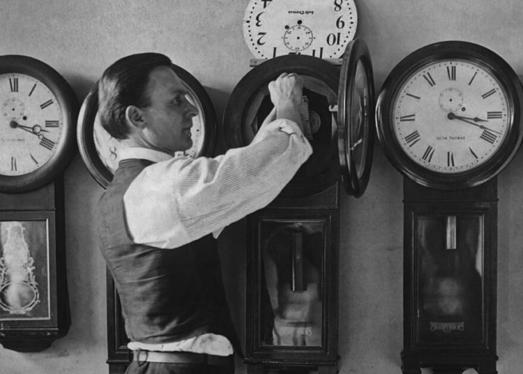 Contributor: Why changing the clocks for daylight saving time runs counter to human nature