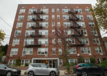 Cuomo Blasts Mamdani for His Rent-Stabilized Unit. But He Had One, Too.