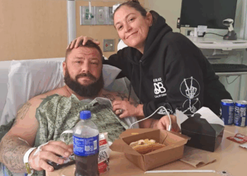 Dad knifed on way to Halloween fest, kids save him from ‘demonic stare’ maniac with dino sticker, charger cord