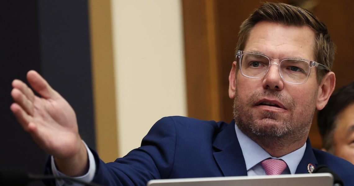 Dem Rep Issues Bold Challenge to Presidential Wannabes