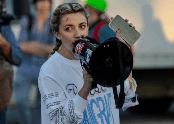 Democratic congressional candidate indicted in anti-ICE protest that turned violent in Illinois