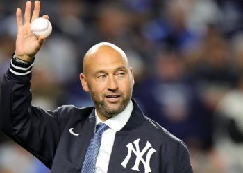 Derek Jeter jokes with Dodgers star Mookie Betts about 2020 World Series win in COVID-shortened season