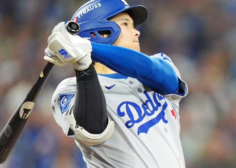 Dodgers manager Dave Roberts doesn’t think slugger Shohei Ohtani heard Toronto fans’ taunts