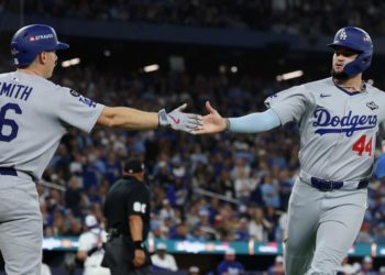 Dodgers mull World Series lineup change; Shohei Ohtani laughs off Toronto chants